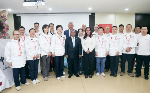 深圳华厦眼科专家投身非洲义诊，彰显中国志愿医生担当与大爱无疆