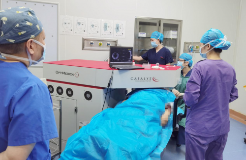 十周年我与华厦的故事：深圳“拓荒者”在华厦眼科告别模糊世界，特区发展与医疗温情共谱新章